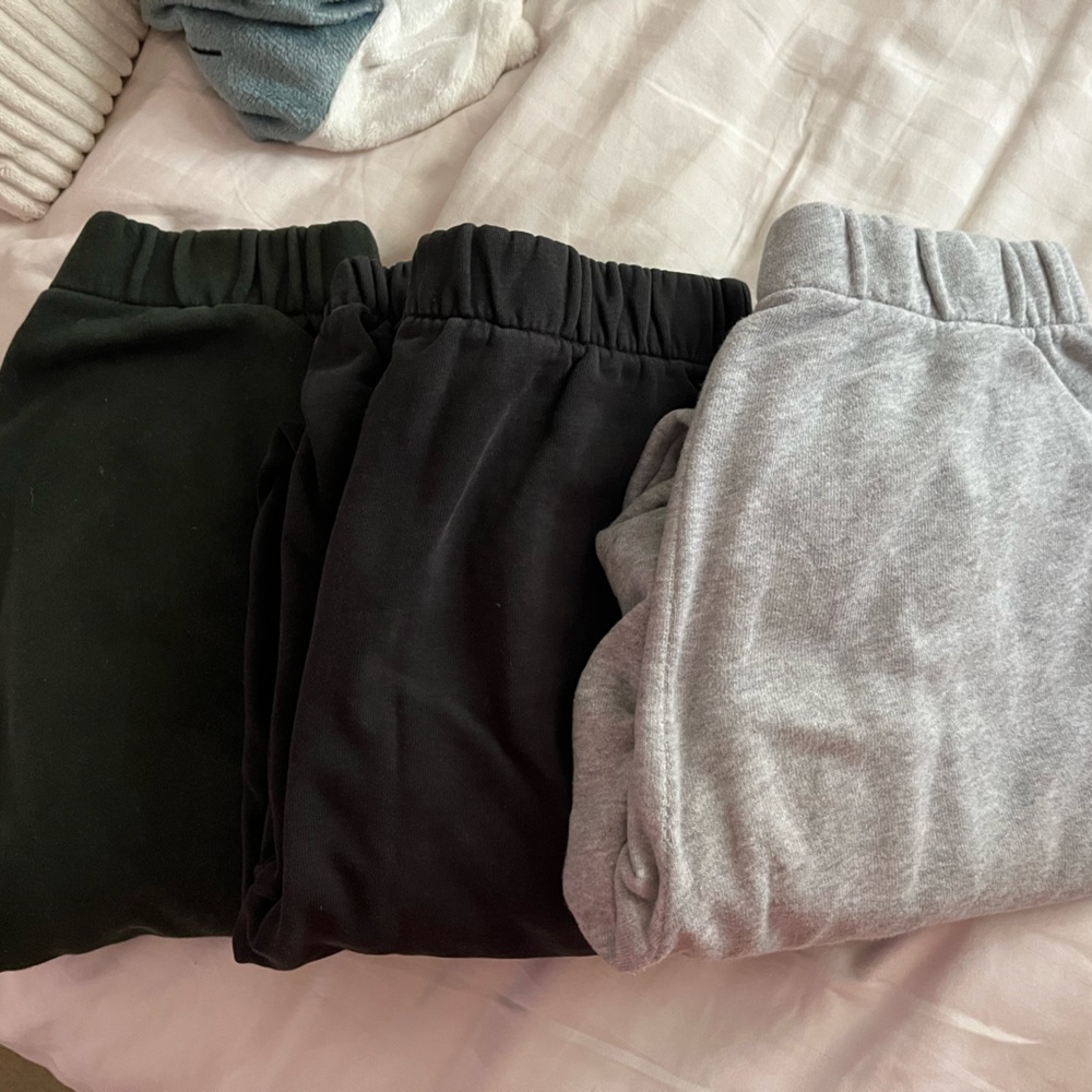 Brandy Melville Rosa Sweatpants